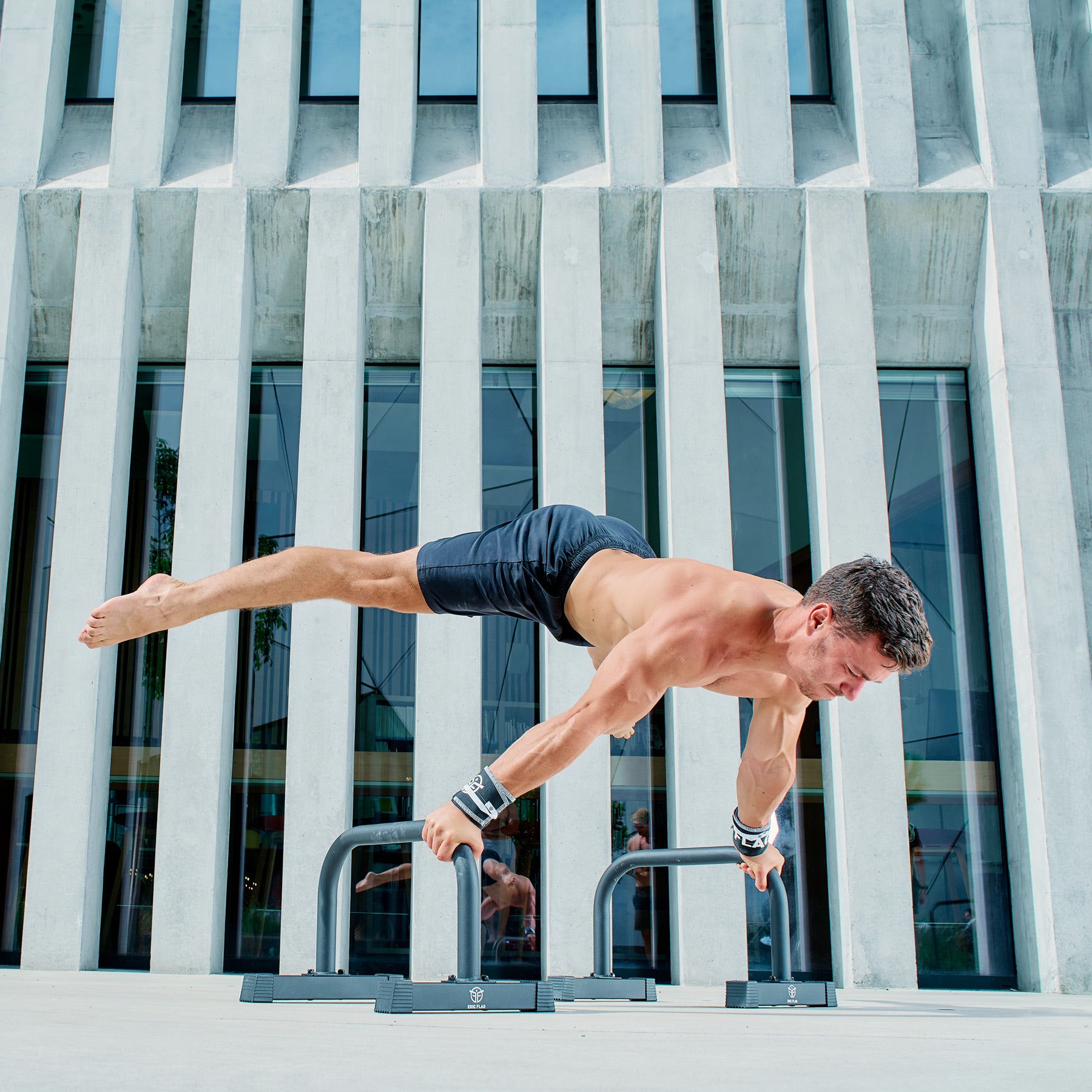 planche sur parallettes eric flag