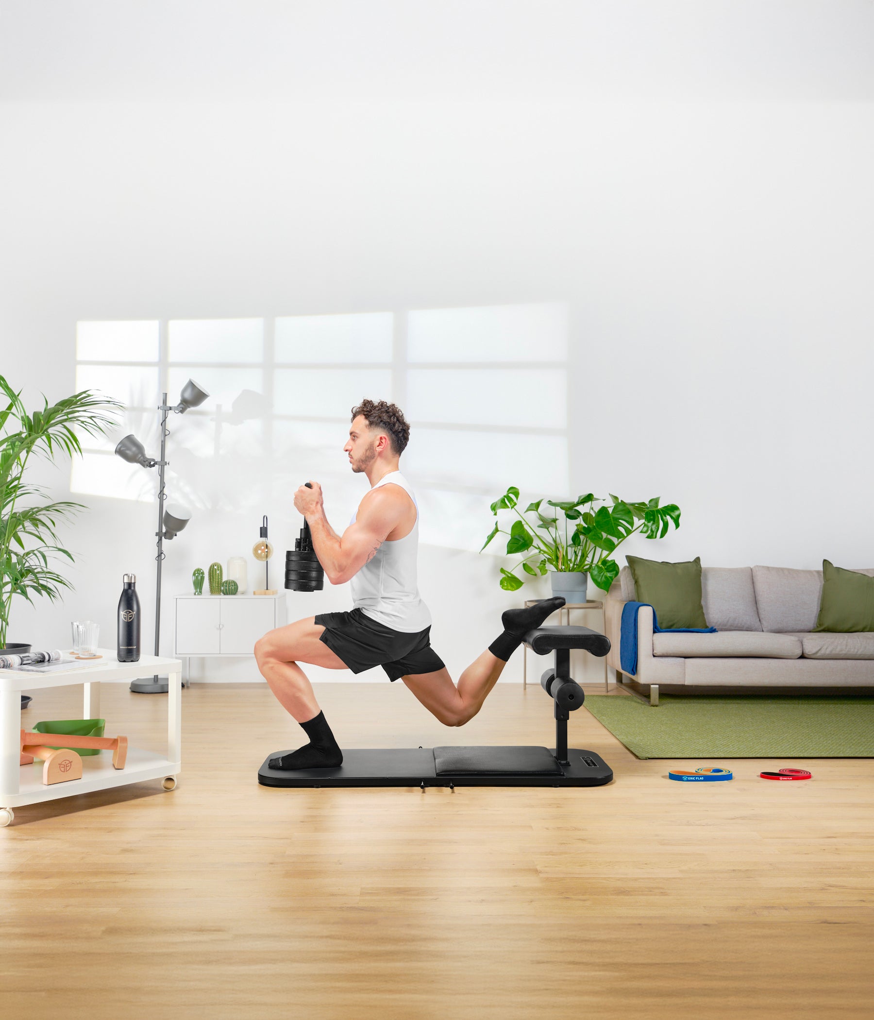 fentes avec kettlebell à la maison